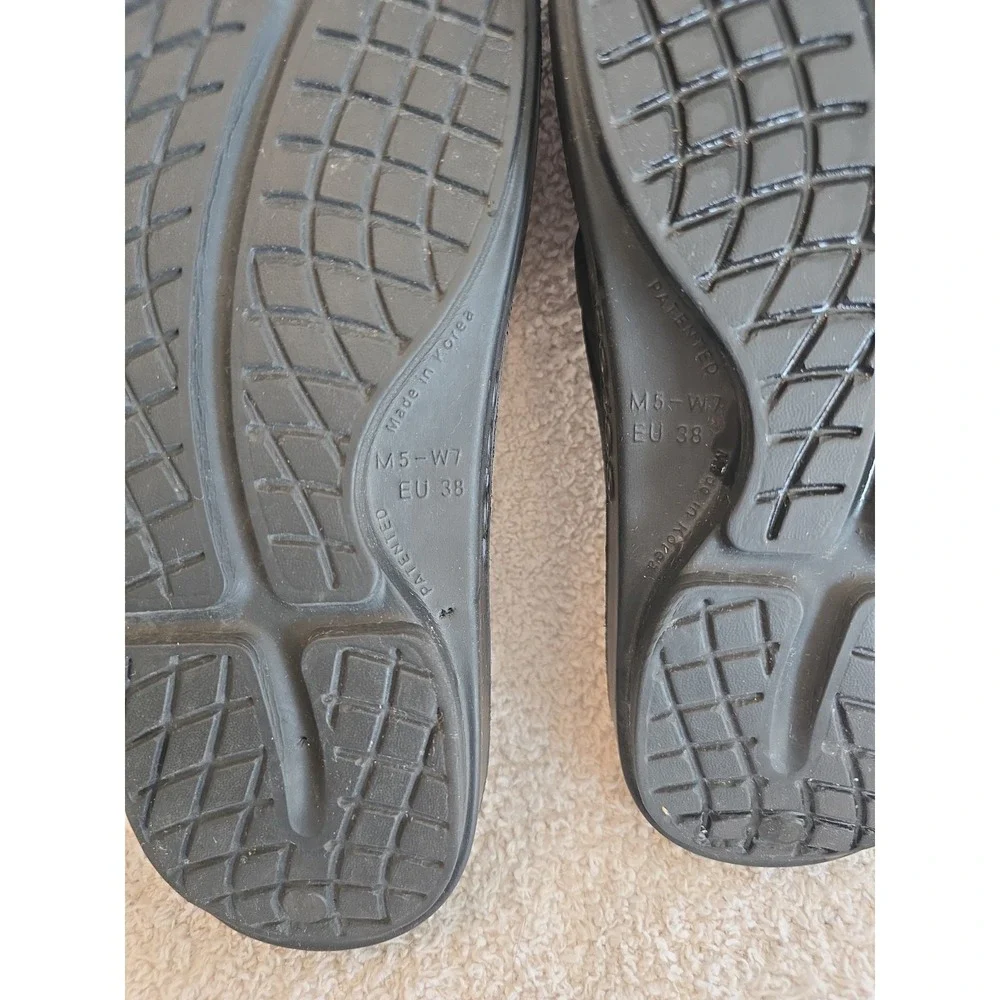 OOFOS OOriginal Recovery Foam Oohlala‎ Sandals Black Unisex Women's 7 Men's 5